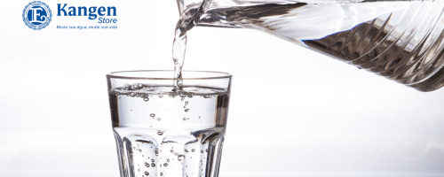 Retenção de líquido: por que o inchaço é um alerta do seu corpo (e o que a água tem a ver com isso)?